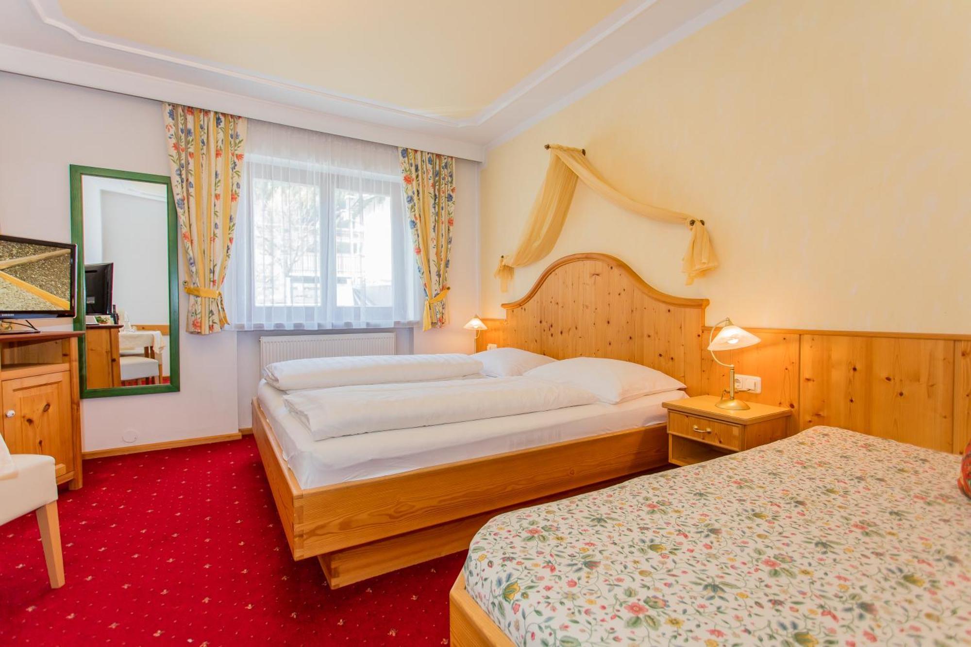 Hettlerhof Hotel Maishofen Bagian luar foto