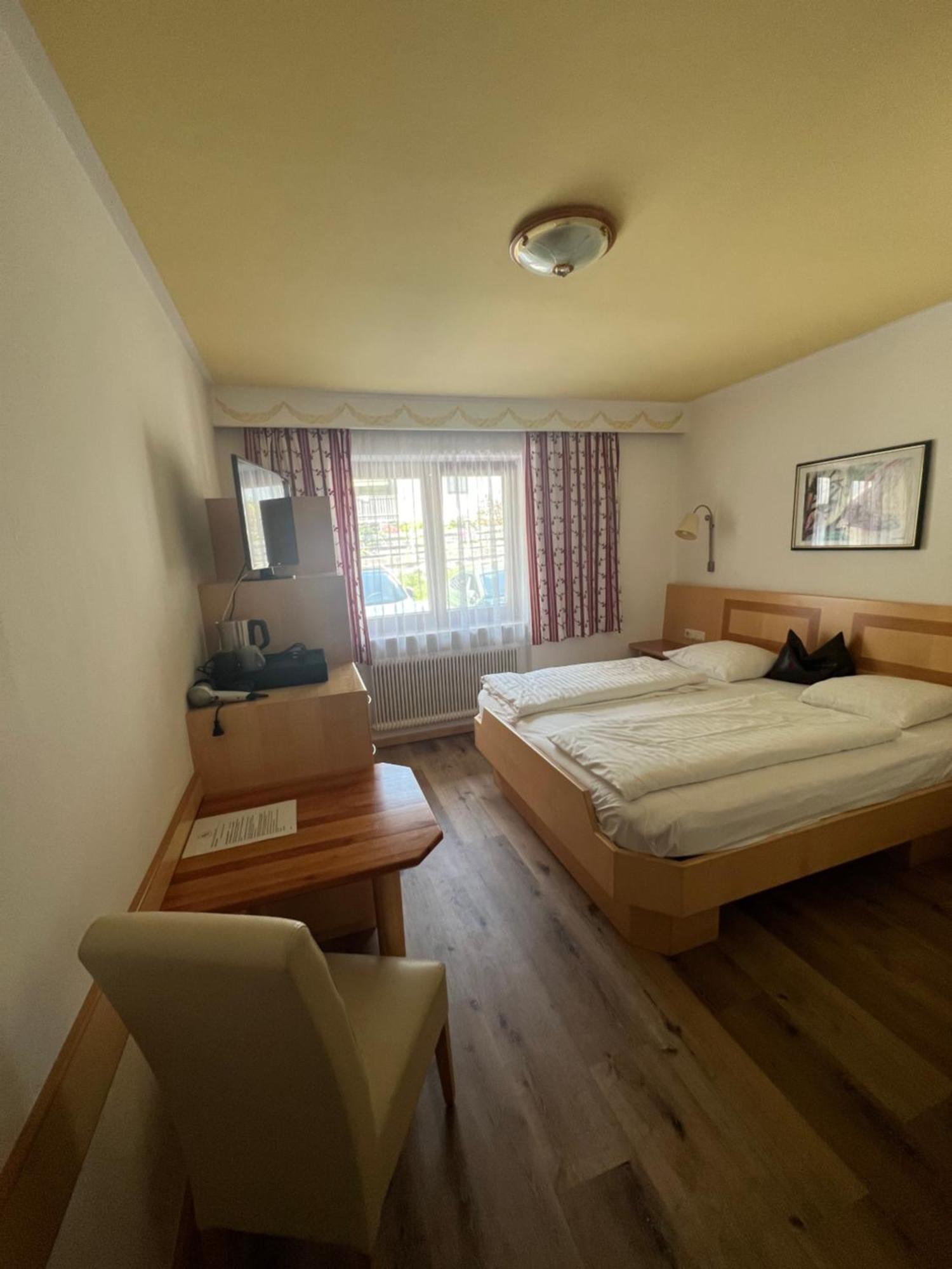 Hettlerhof Hotel Maishofen Bagian luar foto