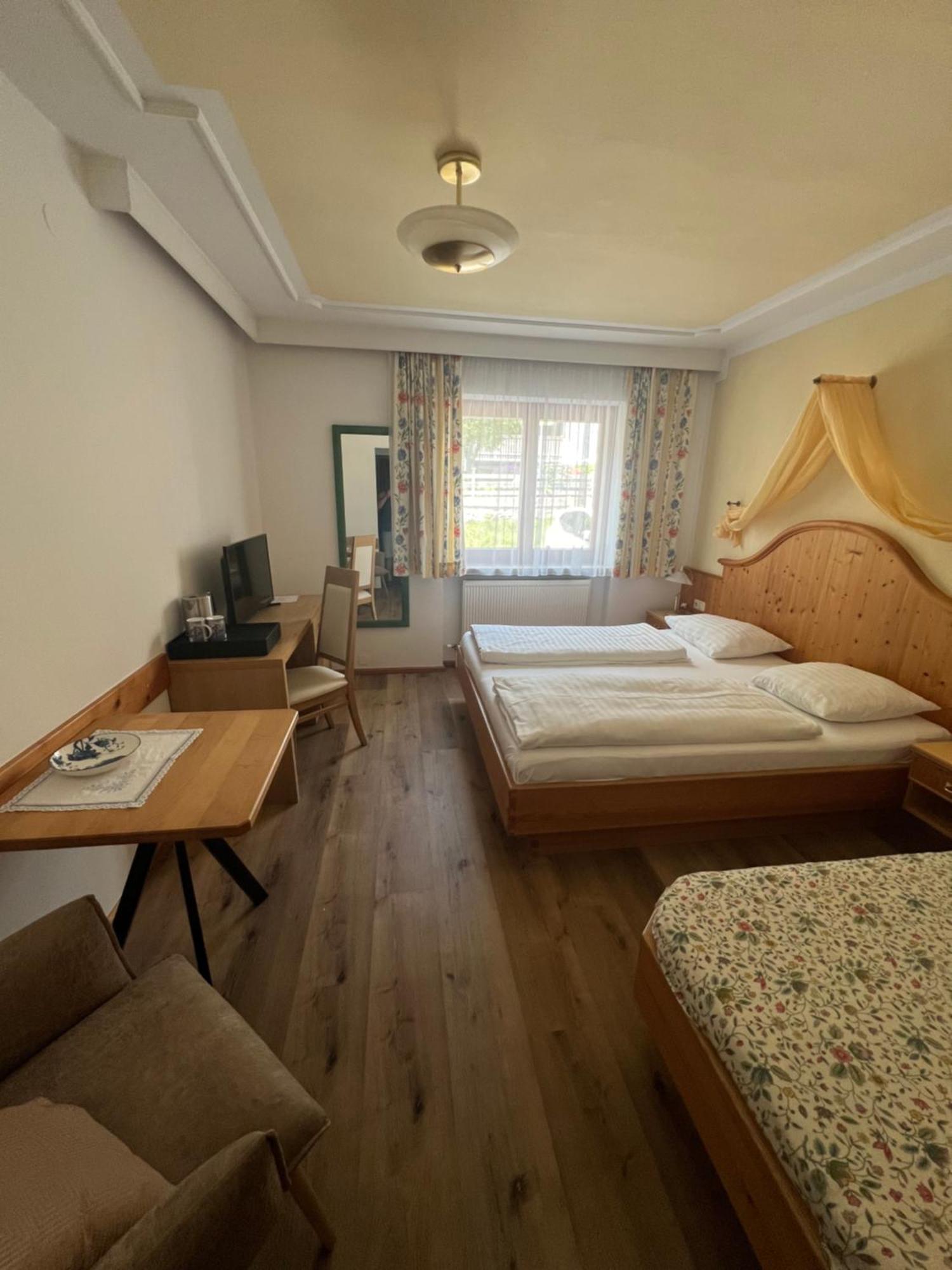 Hettlerhof Hotel Maishofen Bagian luar foto